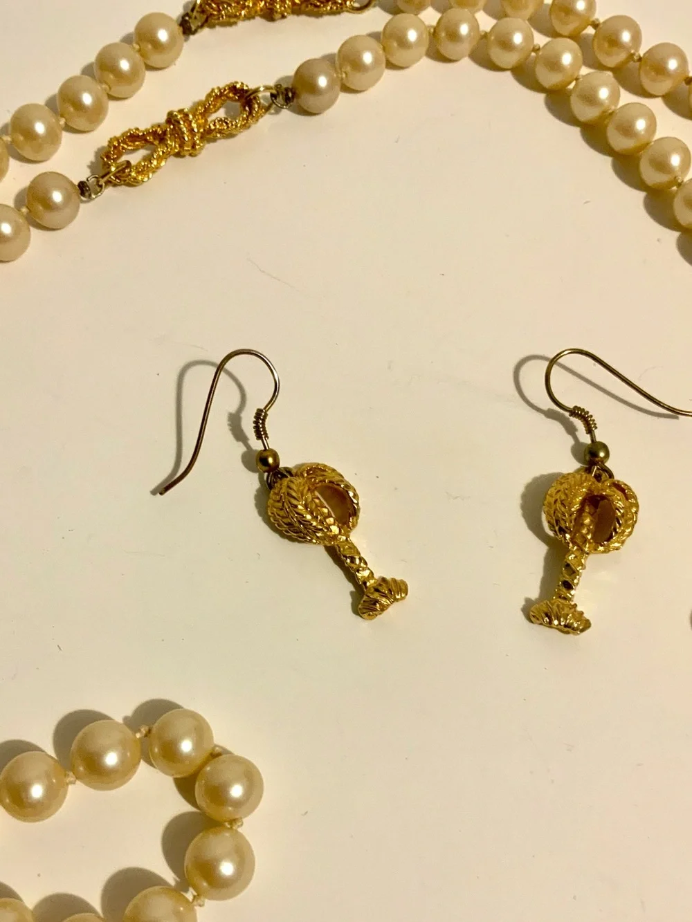 Classic Pearl Strand Necklace with Gold-Tone Clasp and Gold Drop Earrings